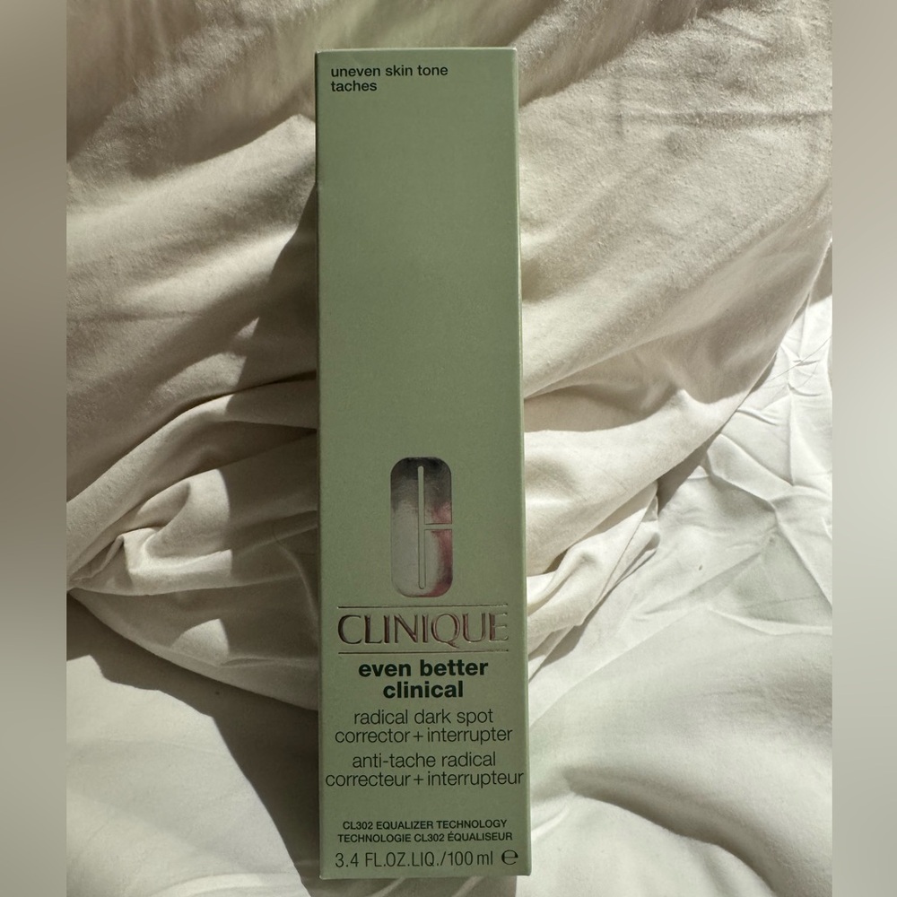 Clinique Even Better Clinical Radical Dark Spot Corrector + Interrupter Serum - Picture 2 of 4